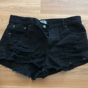 F21 black shorts